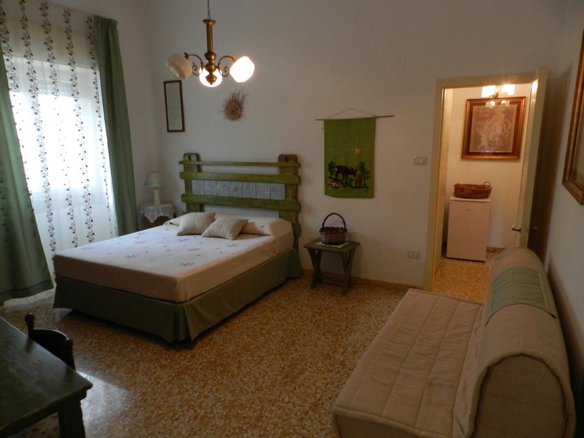 Casa Corte Con Terrazza Taviano Kültér fotó